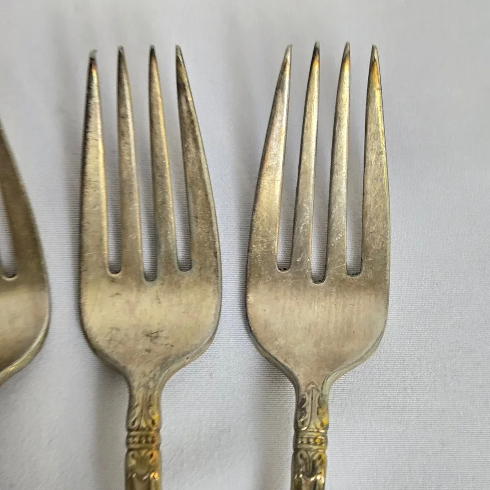 Holmes & Edwards Silverplate Forks,‎ Danish Princess Pattern, 7
